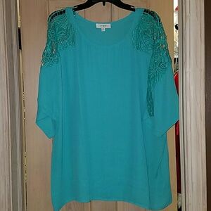 Teal top